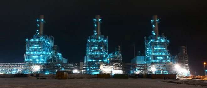Twee van de drie turbines die bij Nuons Groningse gascentrale Magnum zijn gebouwd, zijn nooit in gebruik genomen. Inmiddels wordt al gesproken over demontage en verkoop aan China. De overname van Nuon is voor Vattenfall uitgelopen op een fiasco. Foto: ANP
