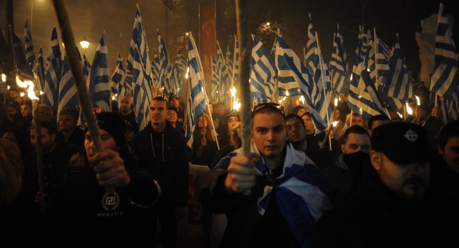 Duizenden aanhangers van de Gouden Dageraad demonstreren in Athene. Foto: Maro Kouri