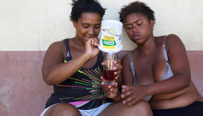 Werkers van de Monterosso wijnboerderij in Zuid-Afrika. Beeld: Emma Lesuis