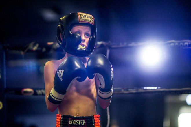 Jayden Franken, 8 jaar, staat klaar om de wedstrijd te beginnen. Foto: Adrie Mouthaan
