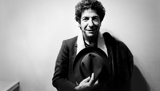 Leonard Cohen in het Concertgebouw in Amsterdam, 1980. Foto: Kees Tabak / Hollands Hoogte