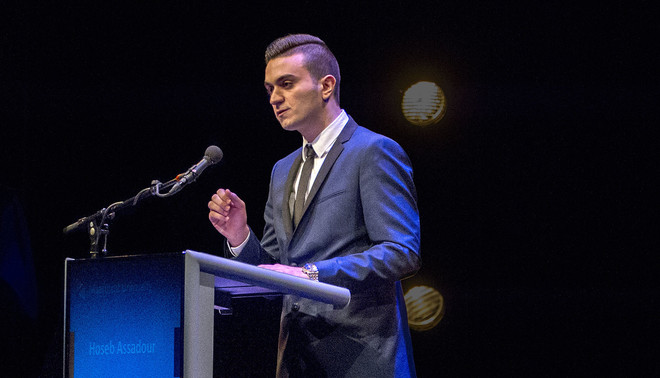 Hoseb Assadour deelt zijn gedachten over Europa tijdens de 41ste dies natalis op de Universiteit van Maastricht. Foto: Harry Heuts
