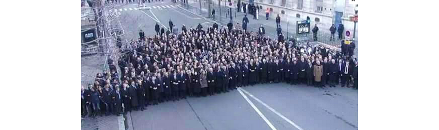 11 januari 2015: Dezelfde demonstratie als op de foto boven dit artikel, van diverse regeringsleiders naar aanleiding van de aanslag op Charlie Hebdo.