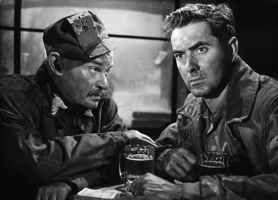 Fritz Kortner en Tyrone Power in ‘The Razor’s Edge’ (1946). 