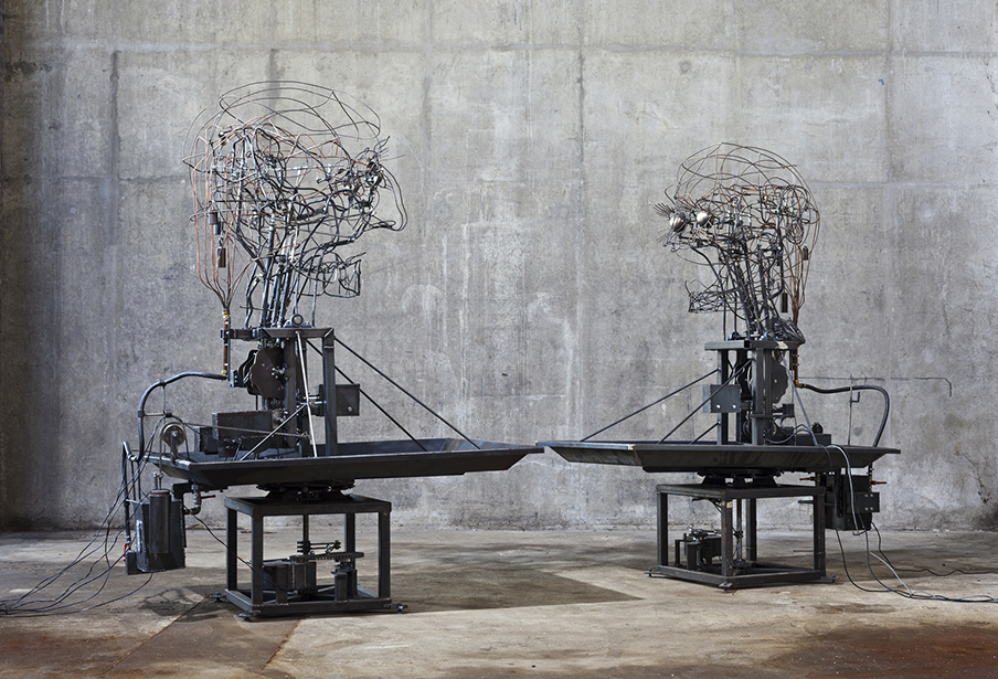 Beeld: The Mechanical Turks 2015. Atelier van Lieshout