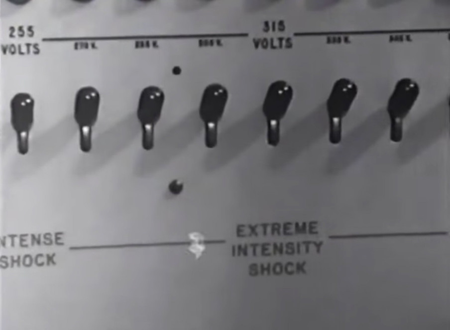 Stills uit de film van Stanley Milgram.