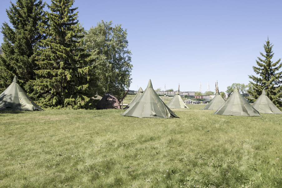 Het tentenkamp tijdens een training van de Estse Defensieliga. Foto: Tomaso Clavarino