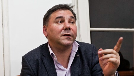 Ivan Krastev tijdens het debat in Castrum Peregrini. Foto: Pip Erken