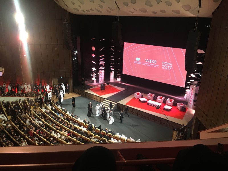 De zaal tijdens de openingssessie.
