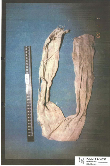 Blinddoek gevonden in het massagraf ‘Lazete 2’. Foto met dank aan het Joegoslaviëtribunaal (ICTY)